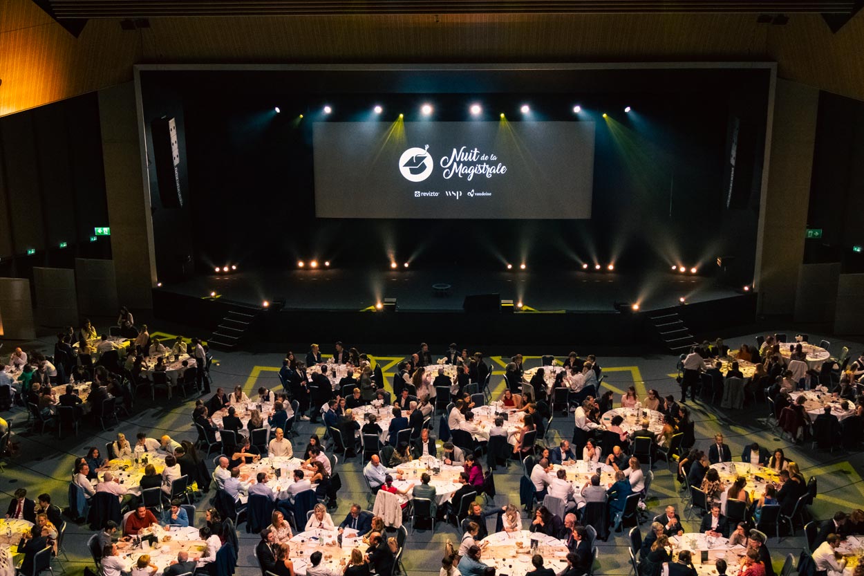 Robin Geyer magicien Scène Lausanne